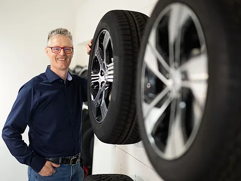 Stefan Wüest, Leiter Ersatzteillager Hammer Auto Center