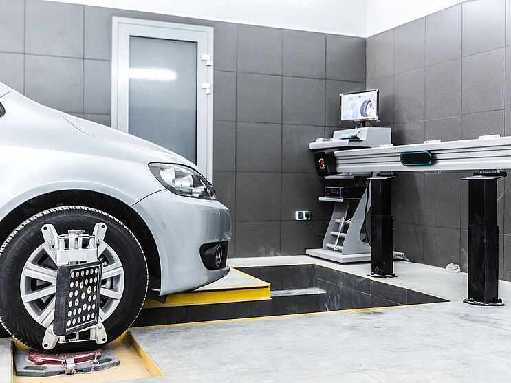 Fahrzeugaufbereitung für MFK durch Hammer Auto Center