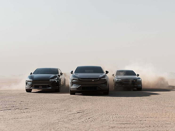 Polestar Range in der Wüste Frontansicht